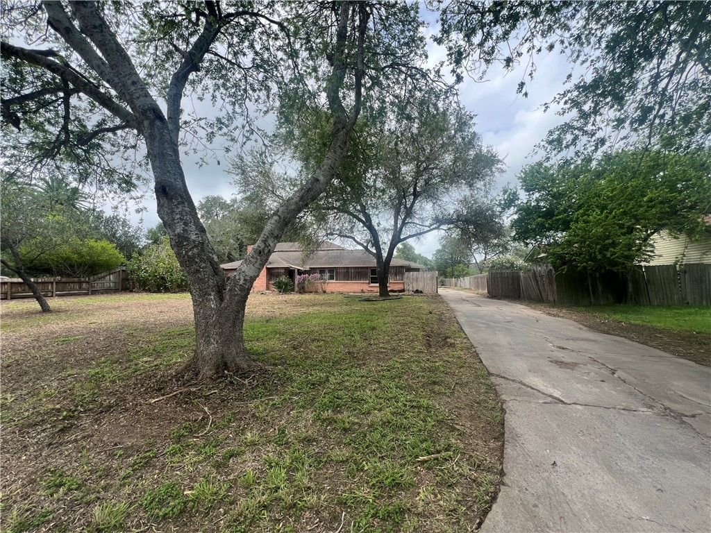 6042 Ebonwood Dr, Corpus Christi, TX 78412