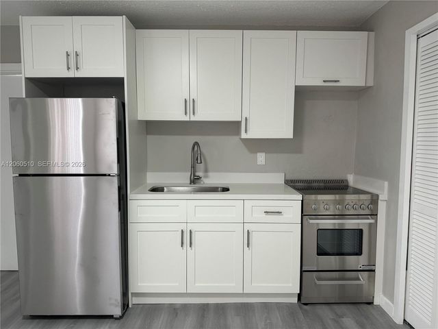 501 SE 23rd Street 12, Fort Lauderdale, FL 33316