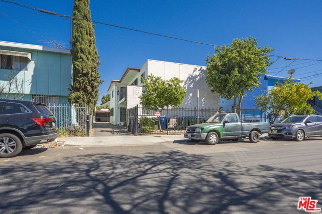 1204 S Hobart Boulevard, Los Angeles, CA 90006