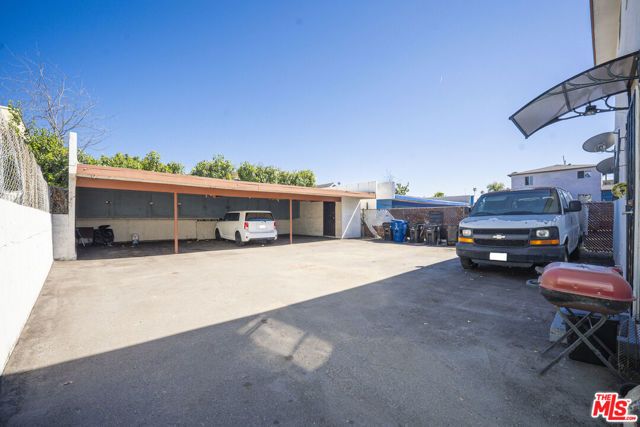 1204 S Hobart Boulevard, Los Angeles, CA 90006