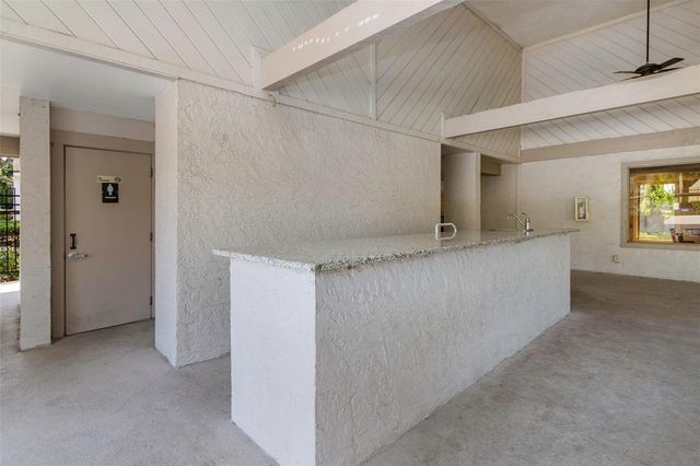 5151 PURITAN CIRCLE 1022, Tampa, FL 33617