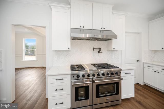 13214 BRISTOW RD, Nokesville, VA 20181