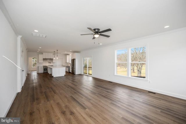 13214 BRISTOW RD, Nokesville, VA 20181