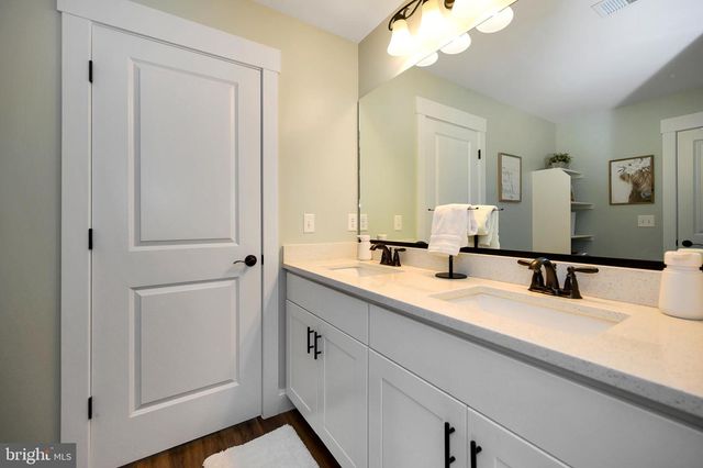 13214 BRISTOW RD, Nokesville, VA 20181