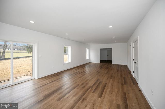 13214 BRISTOW RD, Nokesville, VA 20181