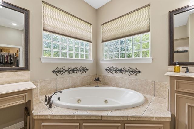 15026 Timbershade Crossing, Magnolia, TX 77355