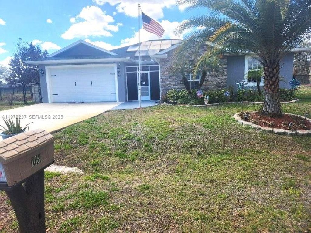 108 Oak Knolls Circle, Sebring, FL 33876