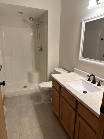 241 Quail CIRCLE, West Bend, WI 53095