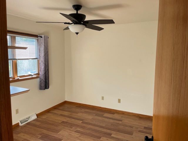 241 Quail CIRCLE, West Bend, WI 53095