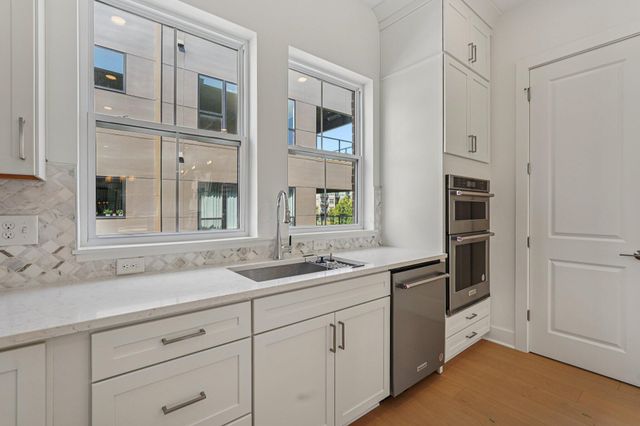 276 Dickenson Street, Columbus, OH 43215