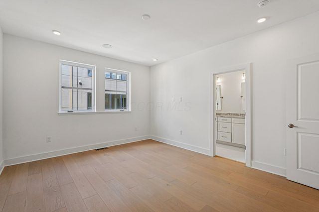 276 Dickenson Street, Columbus, OH 43215