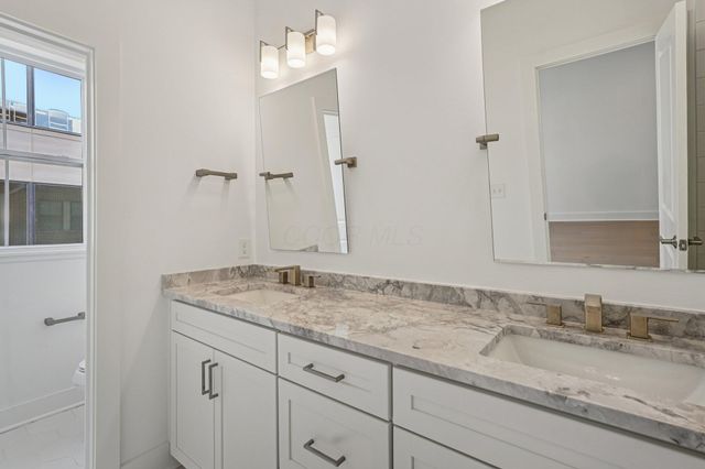 276 Dickenson Street, Columbus, OH 43215