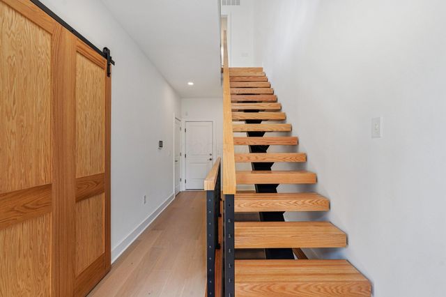 276 Dickenson Street, Columbus, OH 43215