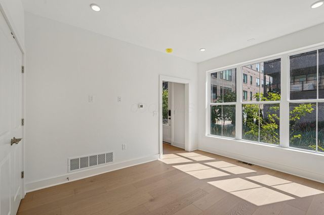 276 Dickenson Street, Columbus, OH 43215