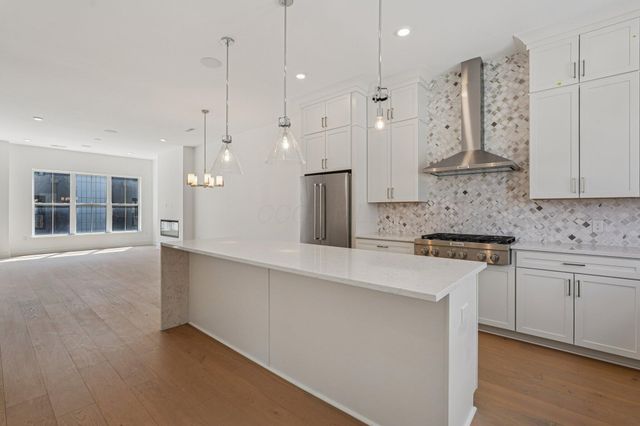 276 Dickenson Street, Columbus, OH 43215