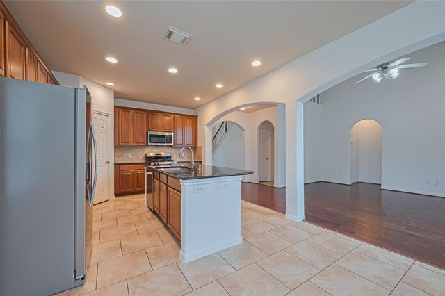15 Gull Rock Place, Spring, TX 77389