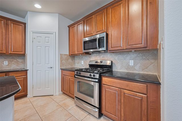 15 Gull Rock Place, Spring, TX 77389