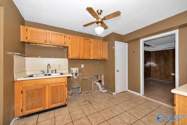 5016 Lori Circle NW, Huntsville, AL 35810