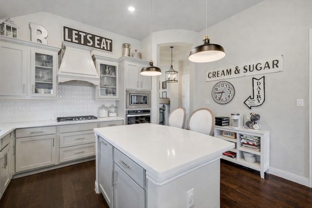 6612 Woodmere Court, Argyle, TX 76226