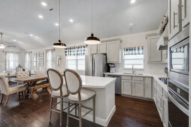 6612 Woodmere Court, Argyle, TX 76226