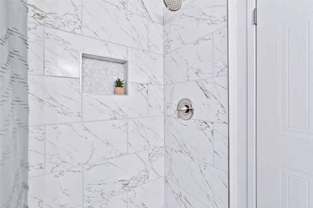 8124 Country Manor Lane, Alvarado, TX 76009