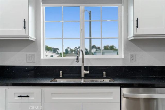 327 E Lanzit, Los Angeles, CA 90061