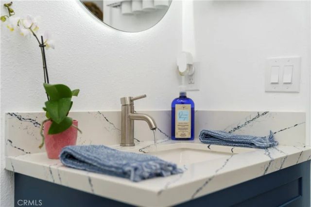 327 E Lanzit, Los Angeles, CA 90061