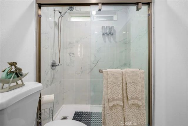 327 E Lanzit, Los Angeles, CA 90061