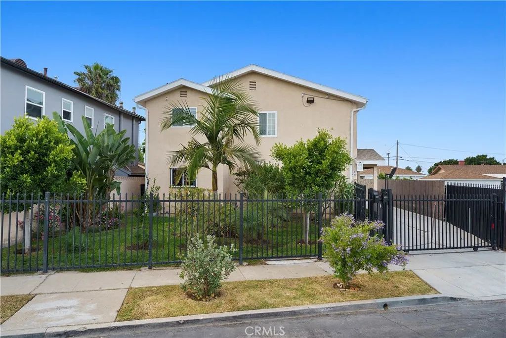 327 E Lanzit, Los Angeles, CA 90061