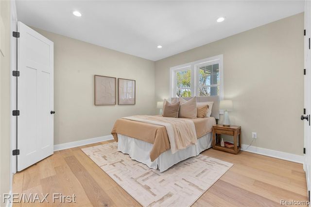 700 Devillen Avenue, Royal Oak, MI 48073