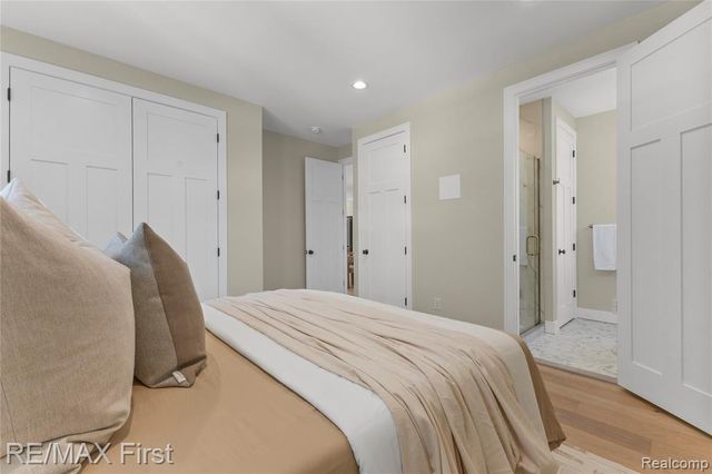 700 Devillen Avenue, Royal Oak, MI 48073