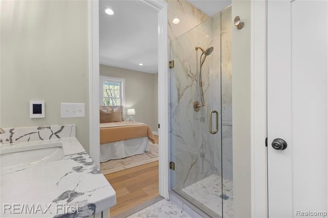 700 Devillen Avenue, Royal Oak, MI 48073