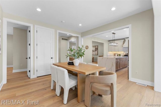 700 Devillen Avenue, Royal Oak, MI 48073