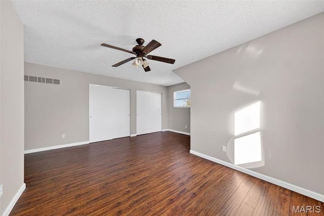 6 Dogwood Lane, St Peters, MO 63376