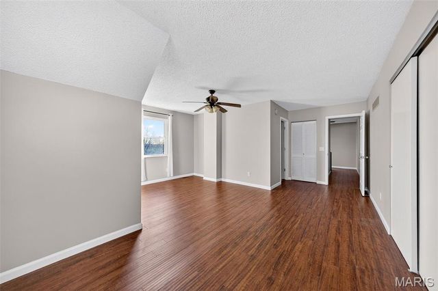 6 Dogwood Lane, St Peters, MO 63376