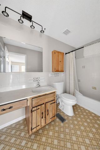 6 Dogwood Lane, St Peters, MO 63376