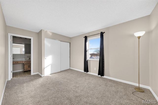 6 Dogwood Lane, St Peters, MO 63376