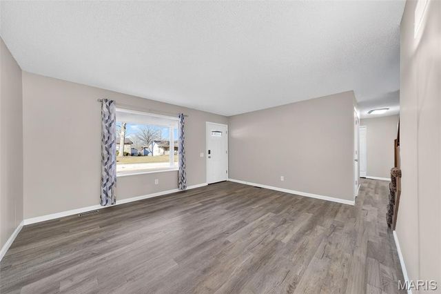 6 Dogwood Lane, St Peters, MO 63376