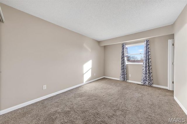 6 Dogwood Lane, St Peters, MO 63376