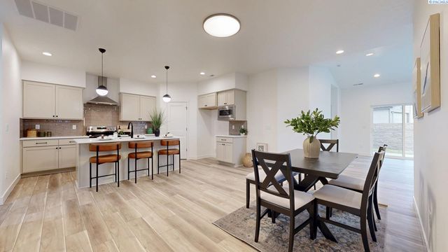 4529 Grove Court, West Richland, WA 99353