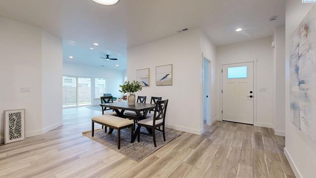 4529 Grove Court, West Richland, WA 99353