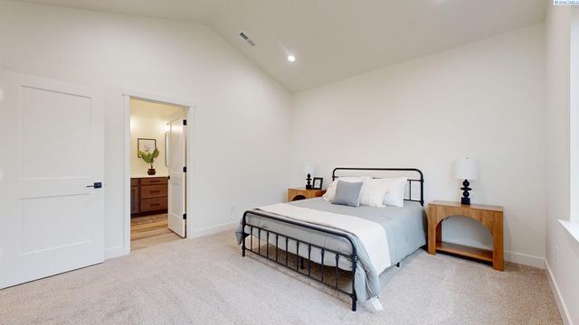 4529 Grove Court, West Richland, WA 99353