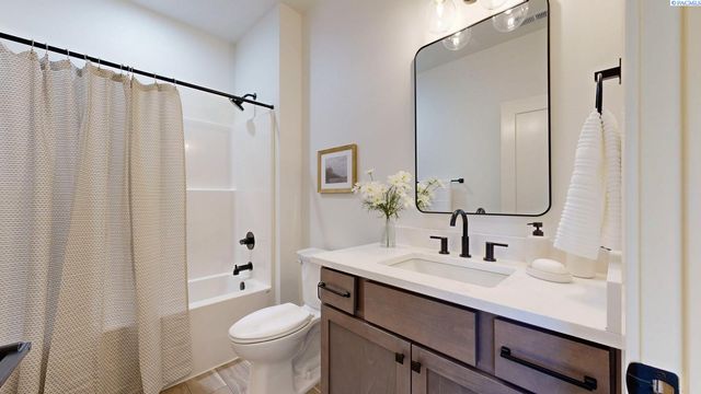 4529 Grove Court, West Richland, WA 99353