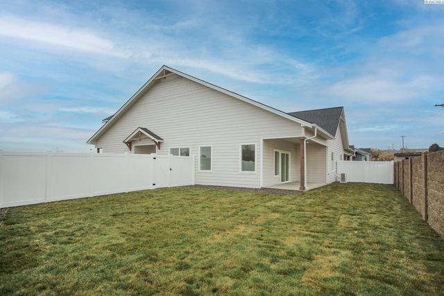 4529 Grove Court, West Richland, WA 99353