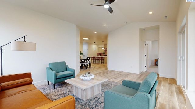 4529 Grove Court, West Richland, WA 99353