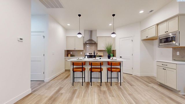 4529 Grove Court, West Richland, WA 99353