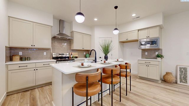 4529 Grove Court, West Richland, WA 99353