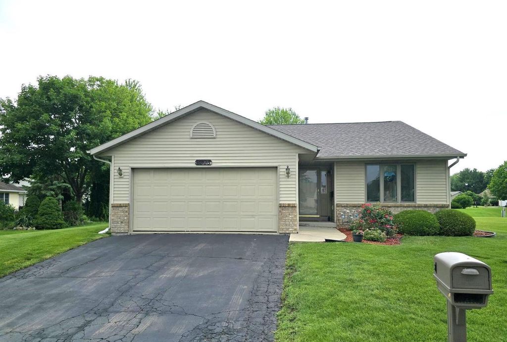 2335 Granite Terrace #32, Beloit, WI 53511
