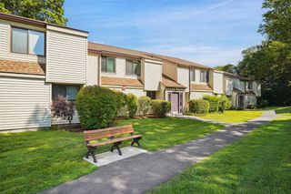 52 Jefferson Oval E, Yorktown Heights, NY 10598