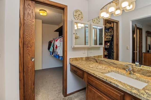 9700 Portland Avenue S 128, Bloomington, MN 55420